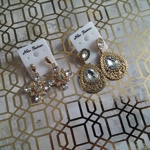 💋 5 for $17 Gold statement earrings